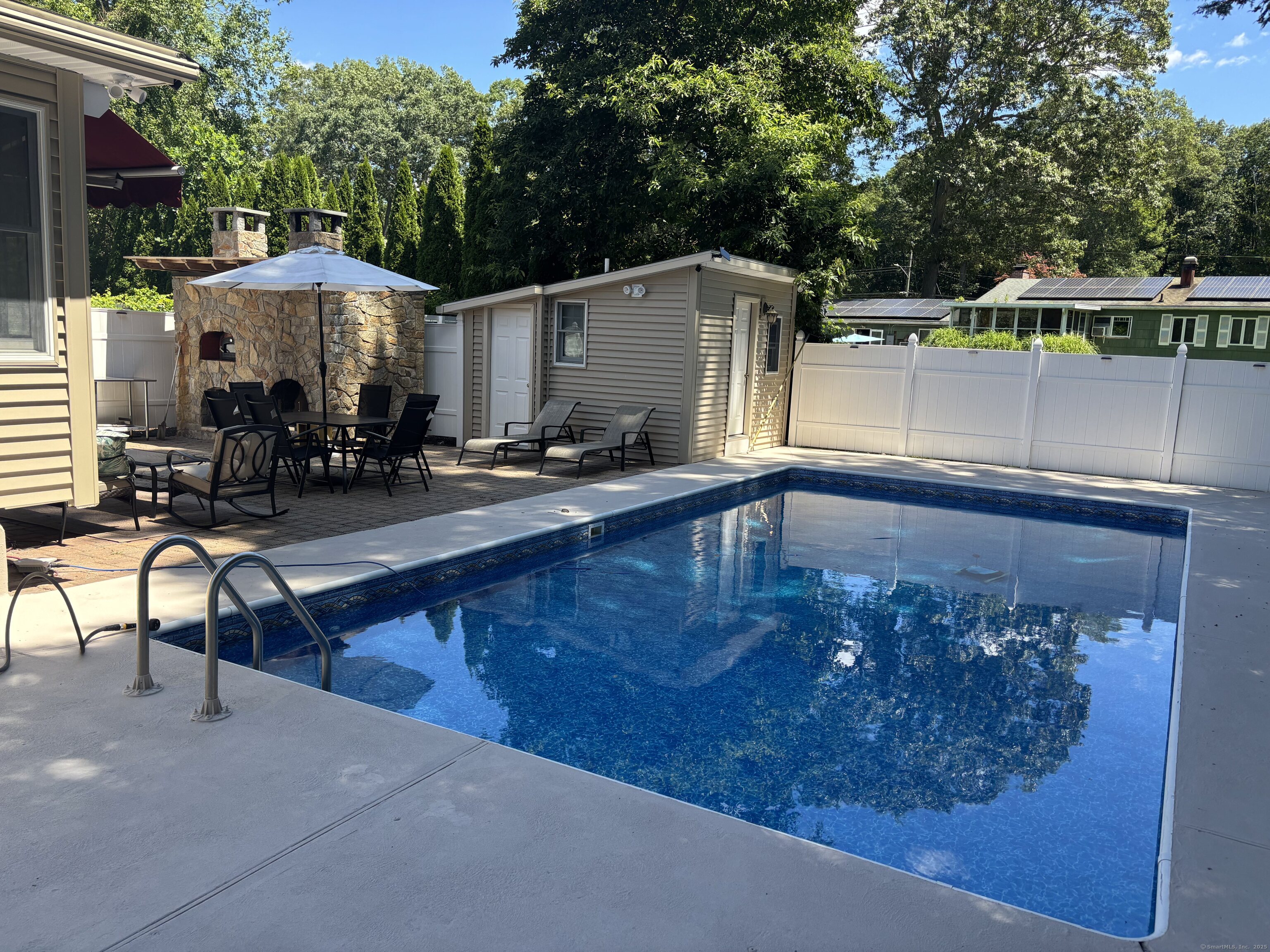 East Lyme, Connecticut, 06357, United States, 3 Bedrooms Bedrooms, ,2 BathroomsBathrooms,Residential,For Sale,1931029