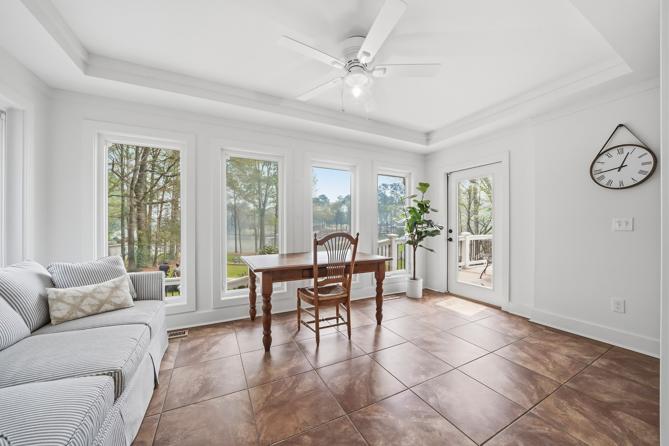  Move-in Ready Lakefront Home Delivers the Ultimate Lake Oconee Lifestyle - 物件實景