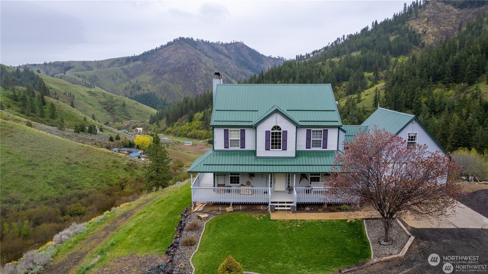 9505 Plateau Road, Cashmere, Washington, 98815, United States, 4 Bedrooms Bedrooms, ,3 BathroomsBathrooms,Residential,For Sale,9505 Plateau Road,1611849
