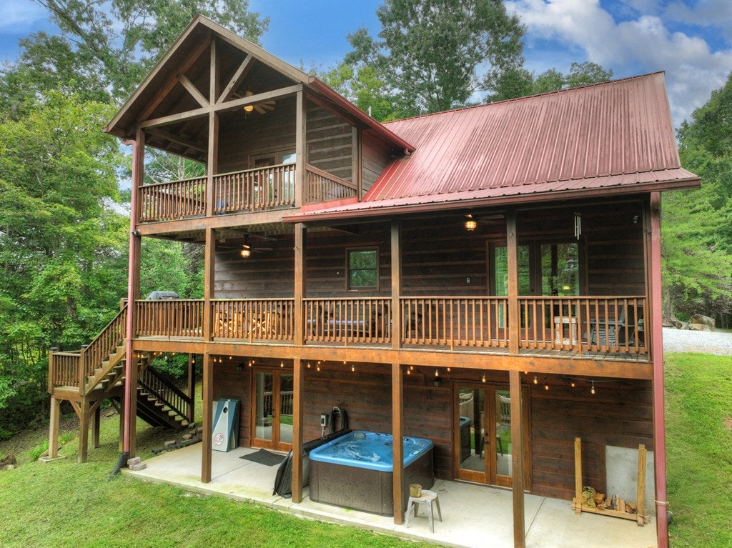 Ellijay, Georgia, 30540, United States, 3 Bedrooms Bedrooms, ,3 BathroomsBathrooms,Residential,For Sale,1916949