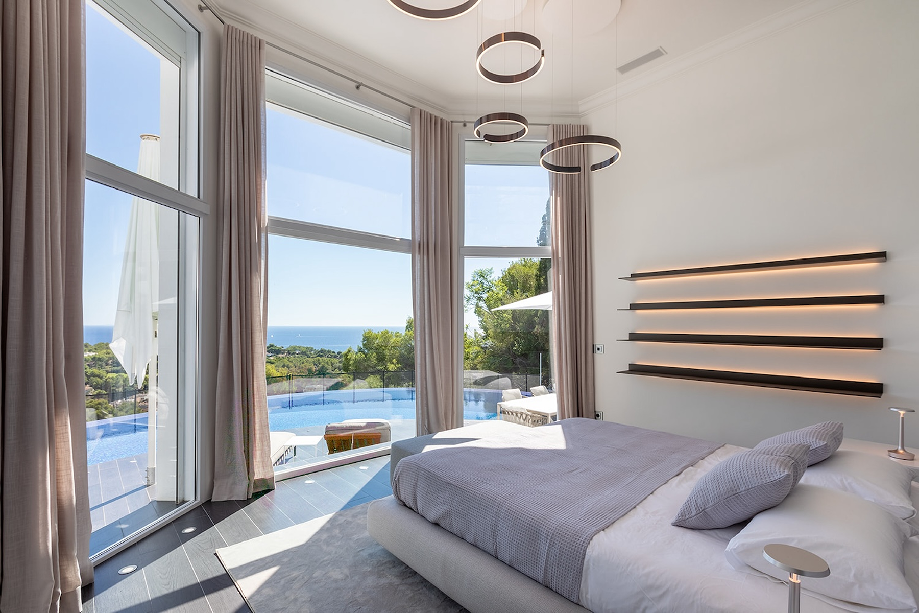  Mediterranean villa with pool and sea views in Bendinat - 物件實景