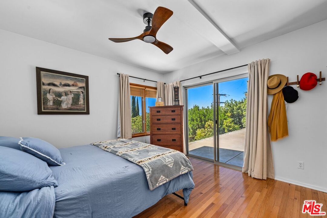 Sherman Oaks, California, 91423, United States, 3 Bedrooms Bedrooms, ,3 BathroomsBathrooms,Residential,For Sale,1986204