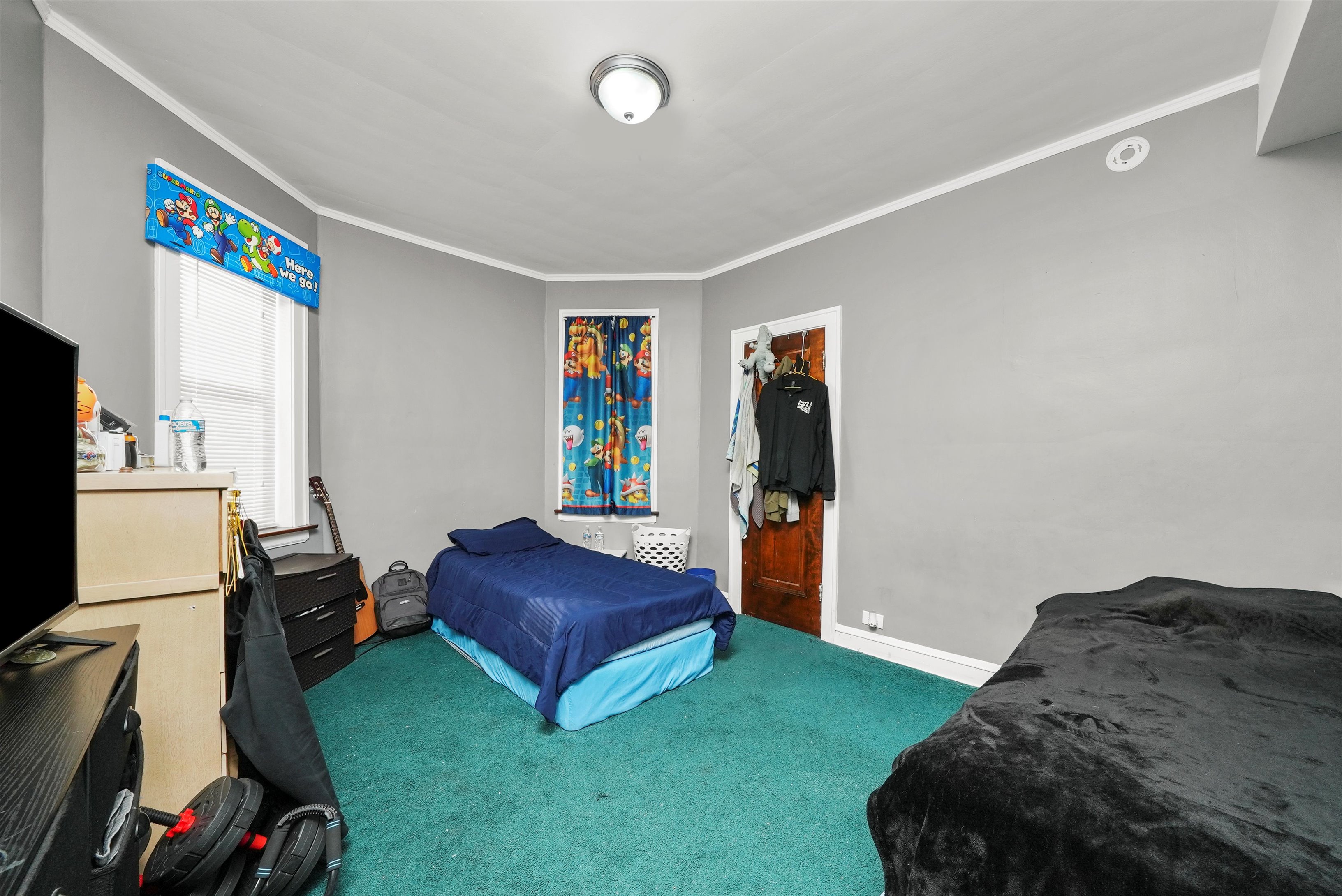 Chicago, Illinois, 60639, United States, 8 Bedrooms Bedrooms, ,3 BathroomsBathrooms,Residential,For Sale,1986101