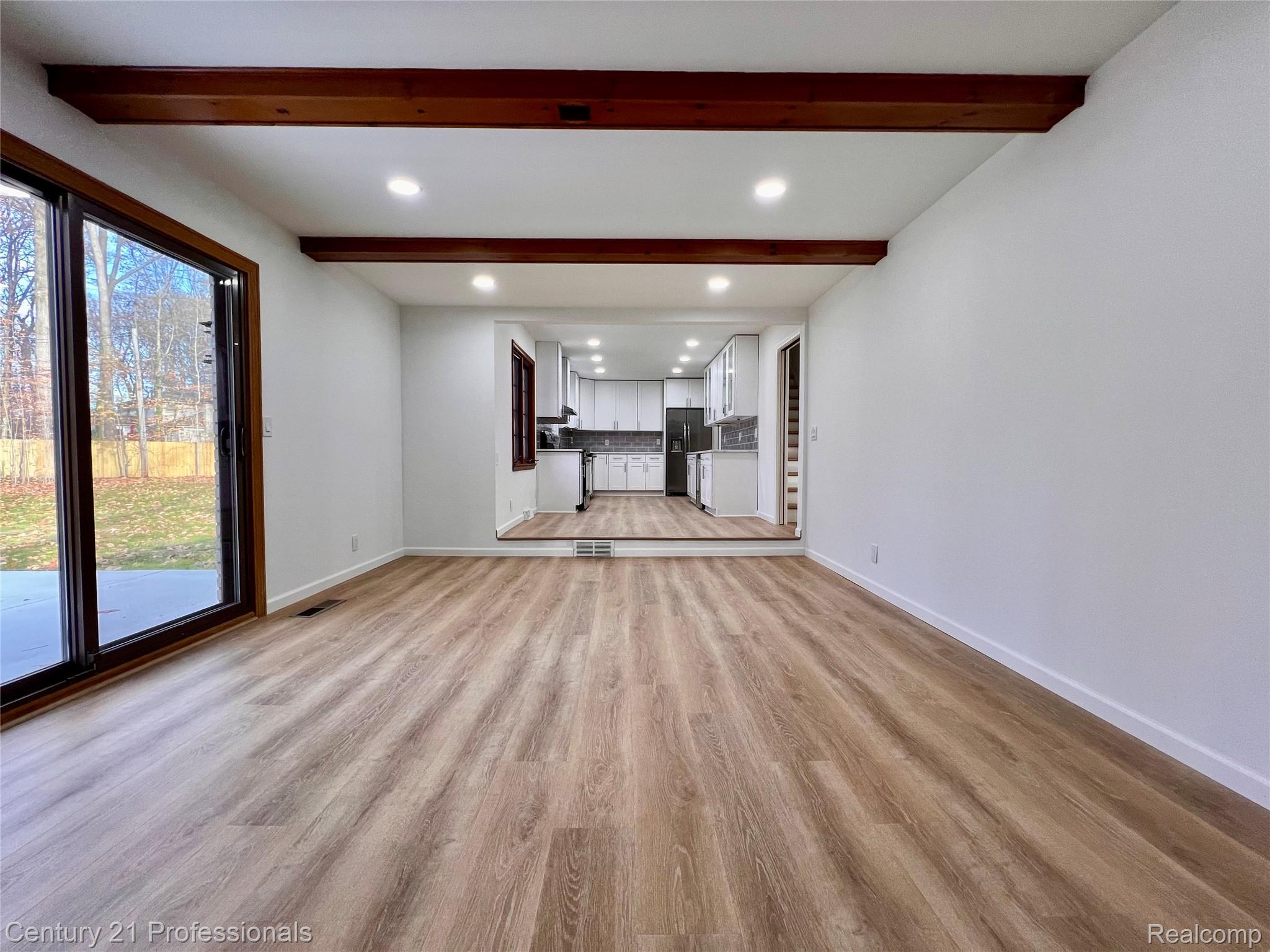 Plymouth, Michigan, 48170, United States, 5 Bedrooms Bedrooms, ,3 BathroomsBathrooms,Residential,For Sale,1982882