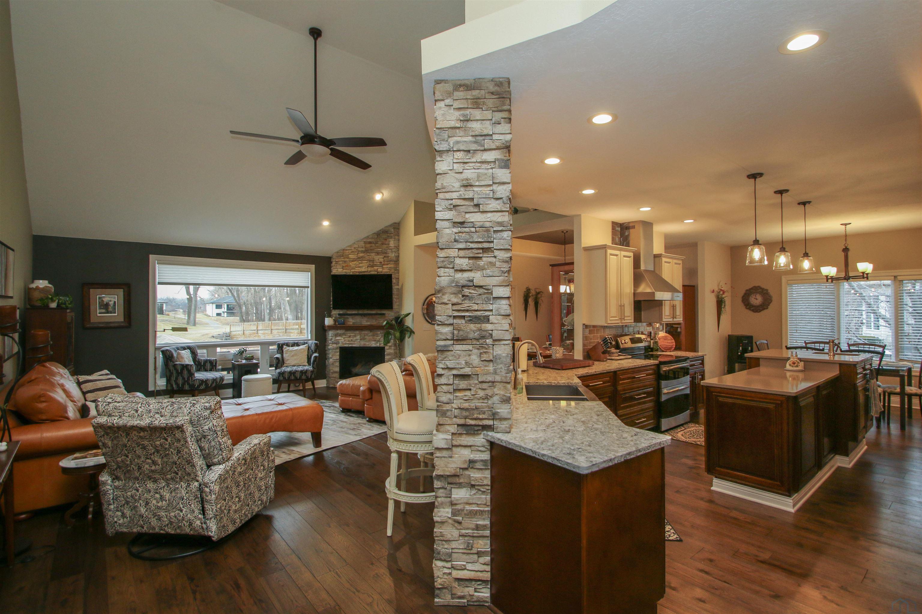 Dakota Dunes, South Dakota, 57049, United States, 3 Bedrooms Bedrooms, ,3 BathroomsBathrooms,Residential,For Sale,2015329