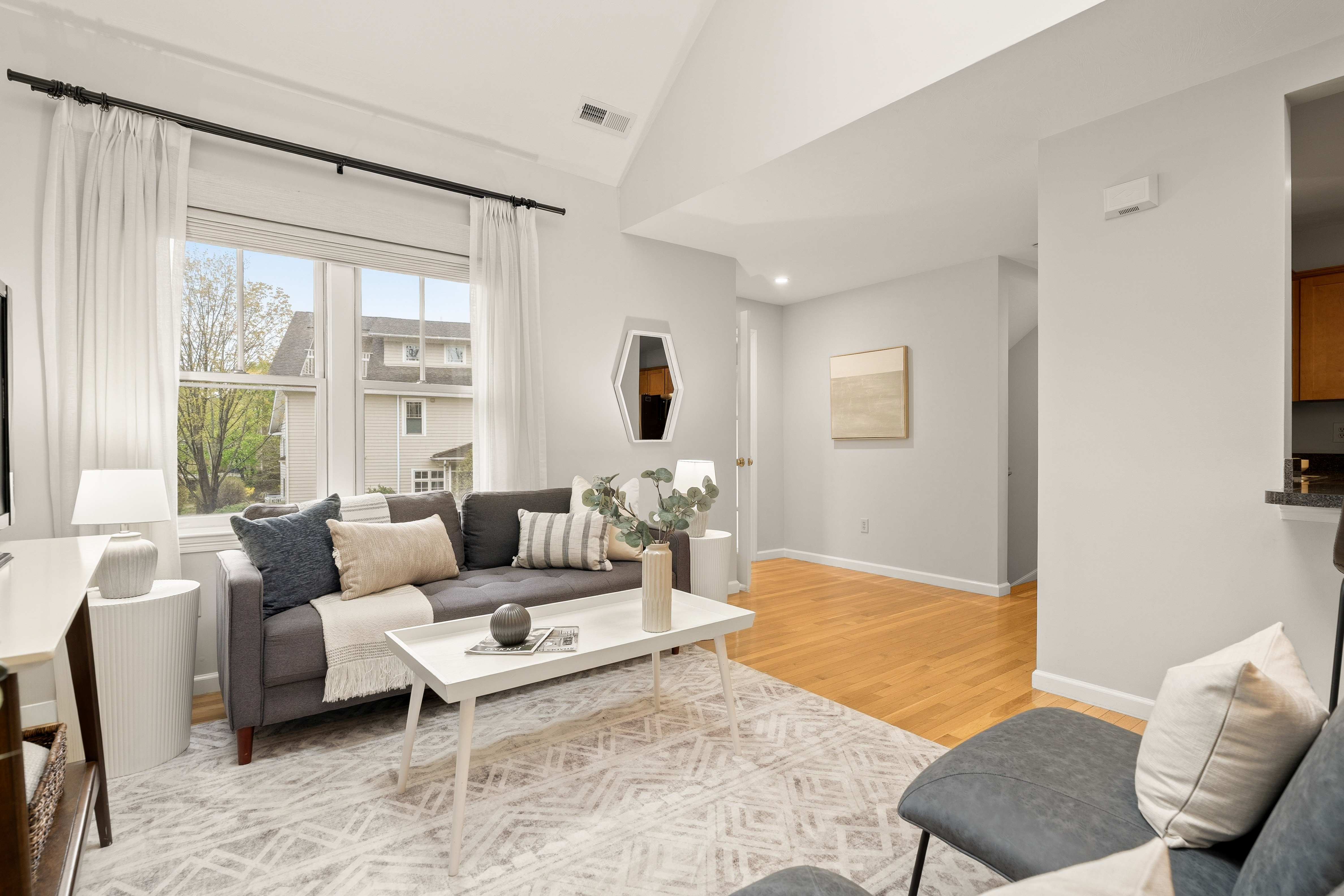  11 Russell Place, unit 11, Arlington, MA, 02474 - 物件實景