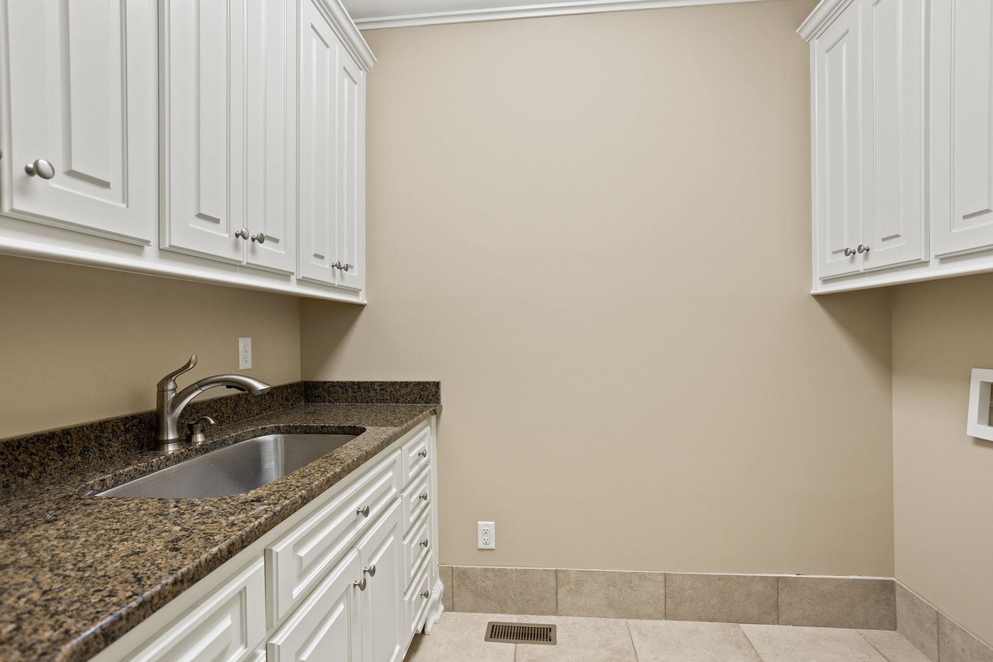 Inman, South Carolina, 29349, United States, 3 Bedrooms Bedrooms, ,5 BathroomsBathrooms,Residential,For Sale,1930176