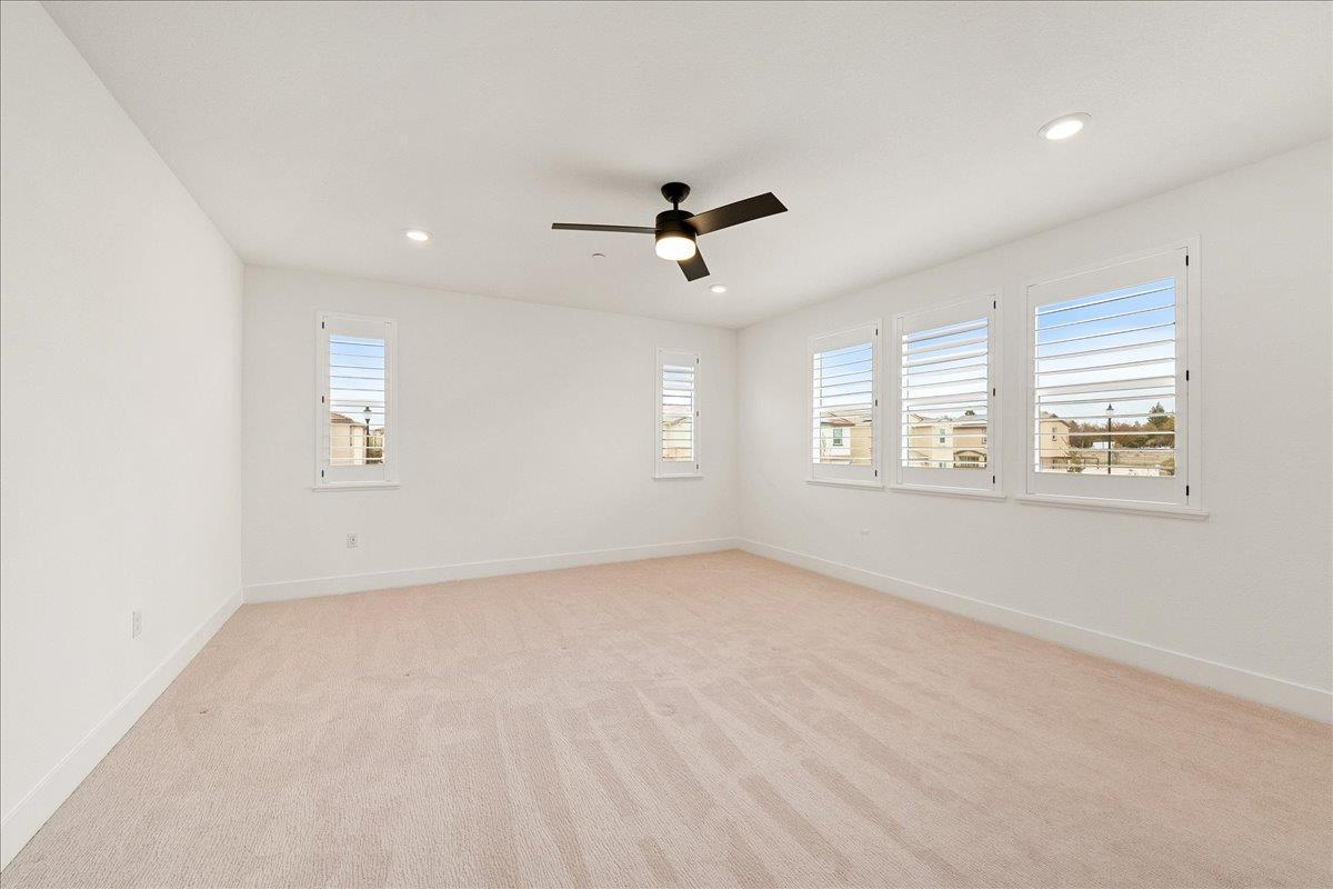 Roseville, California, 95747, United States, 5 Bedrooms Bedrooms, ,4 BathroomsBathrooms,Residential,For Sale,1998705