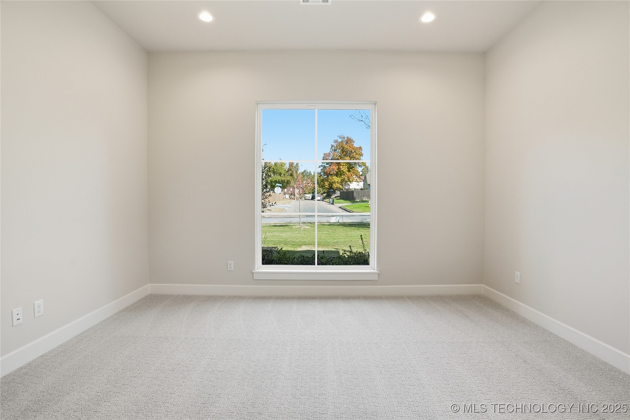 Tulsa, Oklahoma, 74114, United States, 4 Bedrooms Bedrooms, ,5 BathroomsBathrooms,Residential,For Sale,1990982