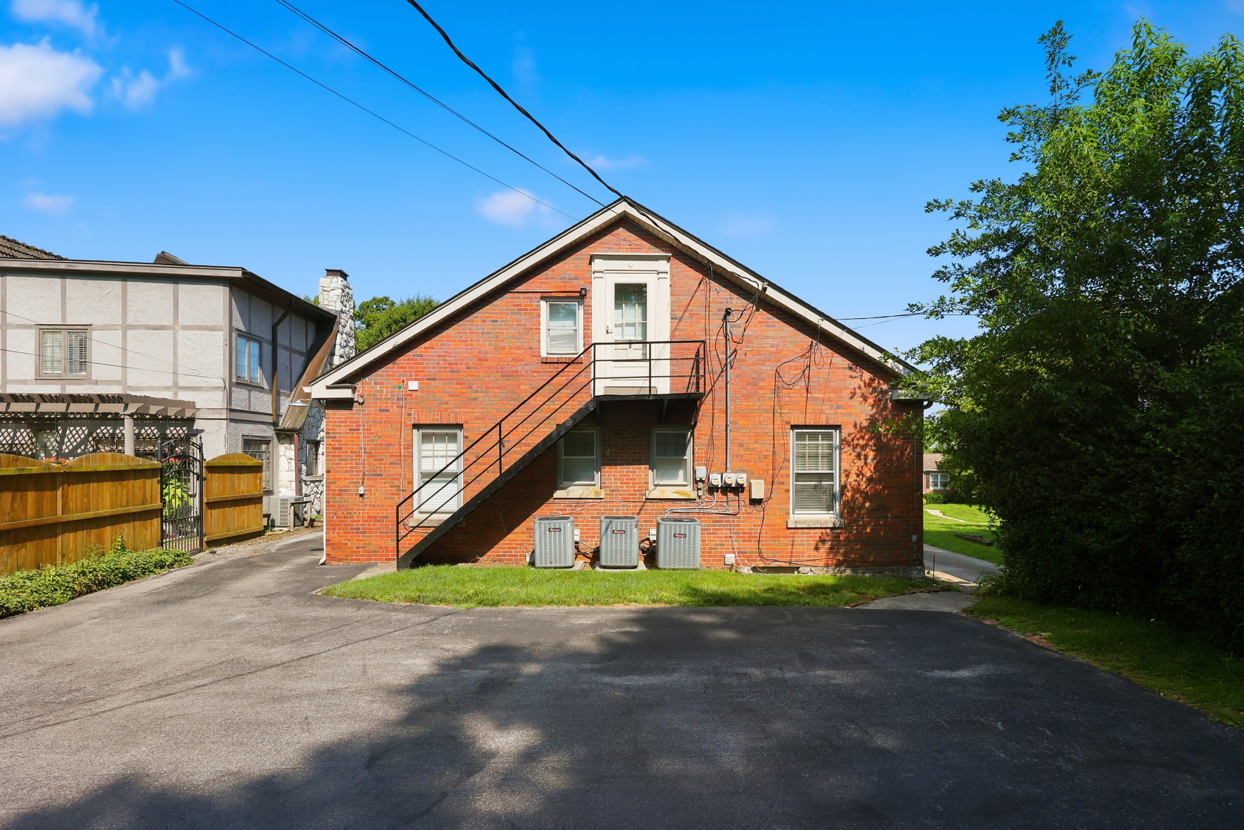  304-306 Ridgeway Road - 物件實景