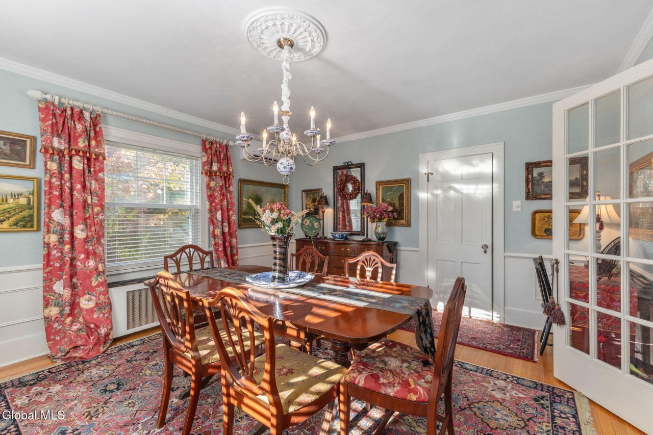 Niskayuna, New York, 12309, United States, 5 Bedrooms Bedrooms, ,3 BathroomsBathrooms,Residential,For Sale,1988361