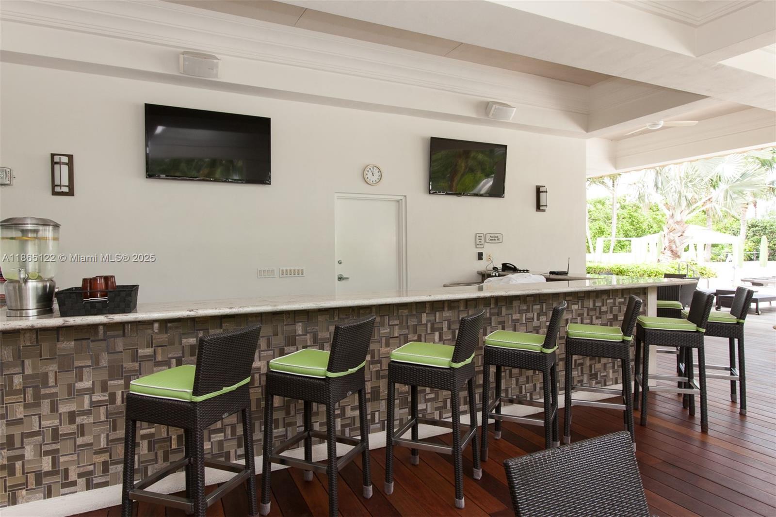 Aventura, Florida, 33160, United States, 3 Bedrooms Bedrooms, ,4 BathroomsBathrooms,Residential,For Sale,1942054