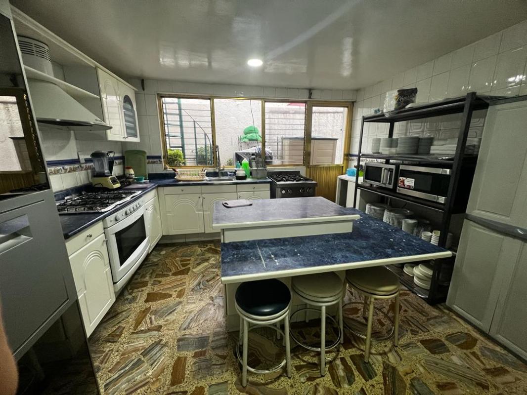Chilpancingo, Tlalnepantla de Baz, Estado de México, 54150, Mexico, 3 Bedrooms Bedrooms, ,2 BathroomsBathrooms,Residential,For Sale,Chilpancingo,1617660