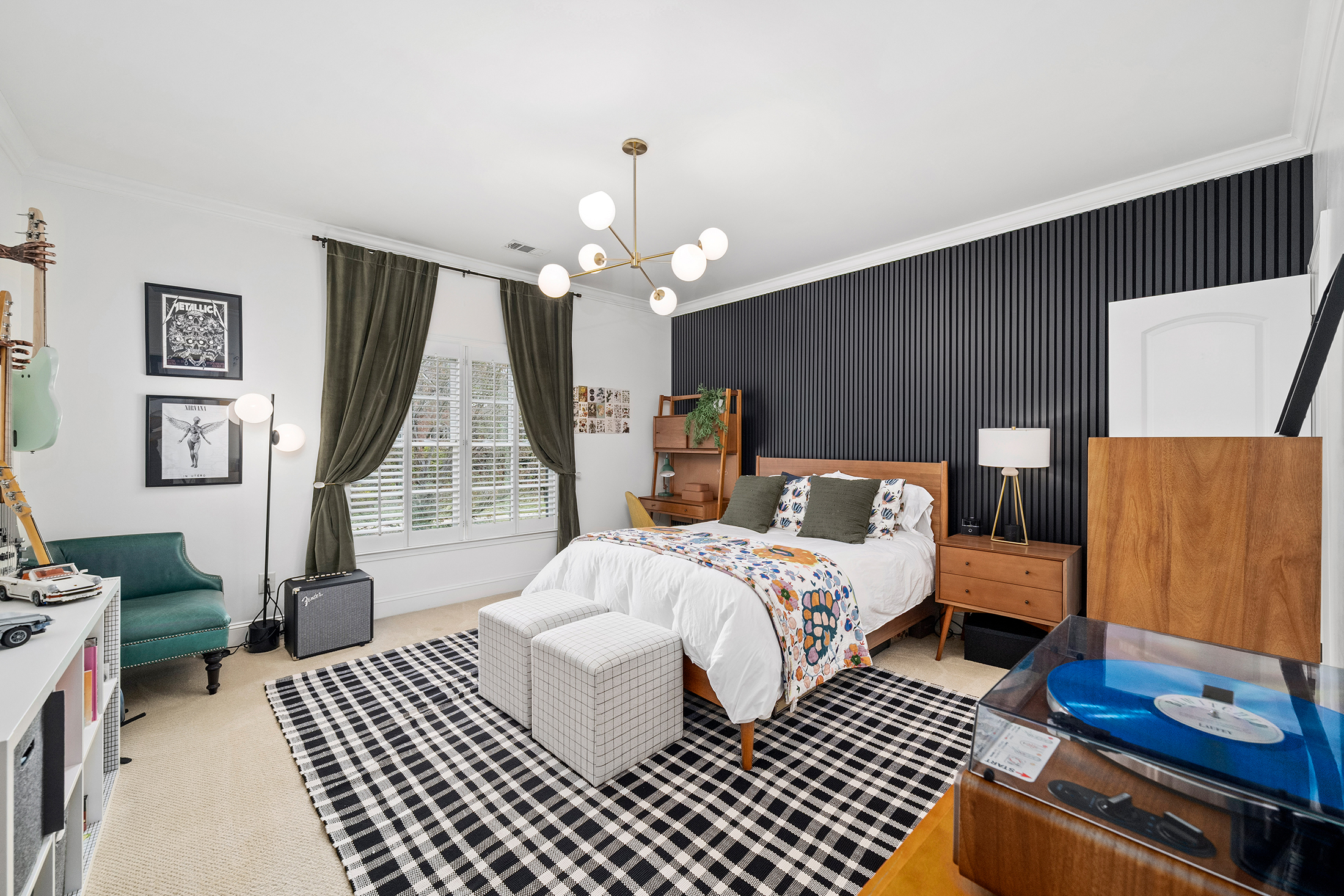  Meticulous Brick Estate Blends Timeless Architecture with Elevated Design - 物件實景