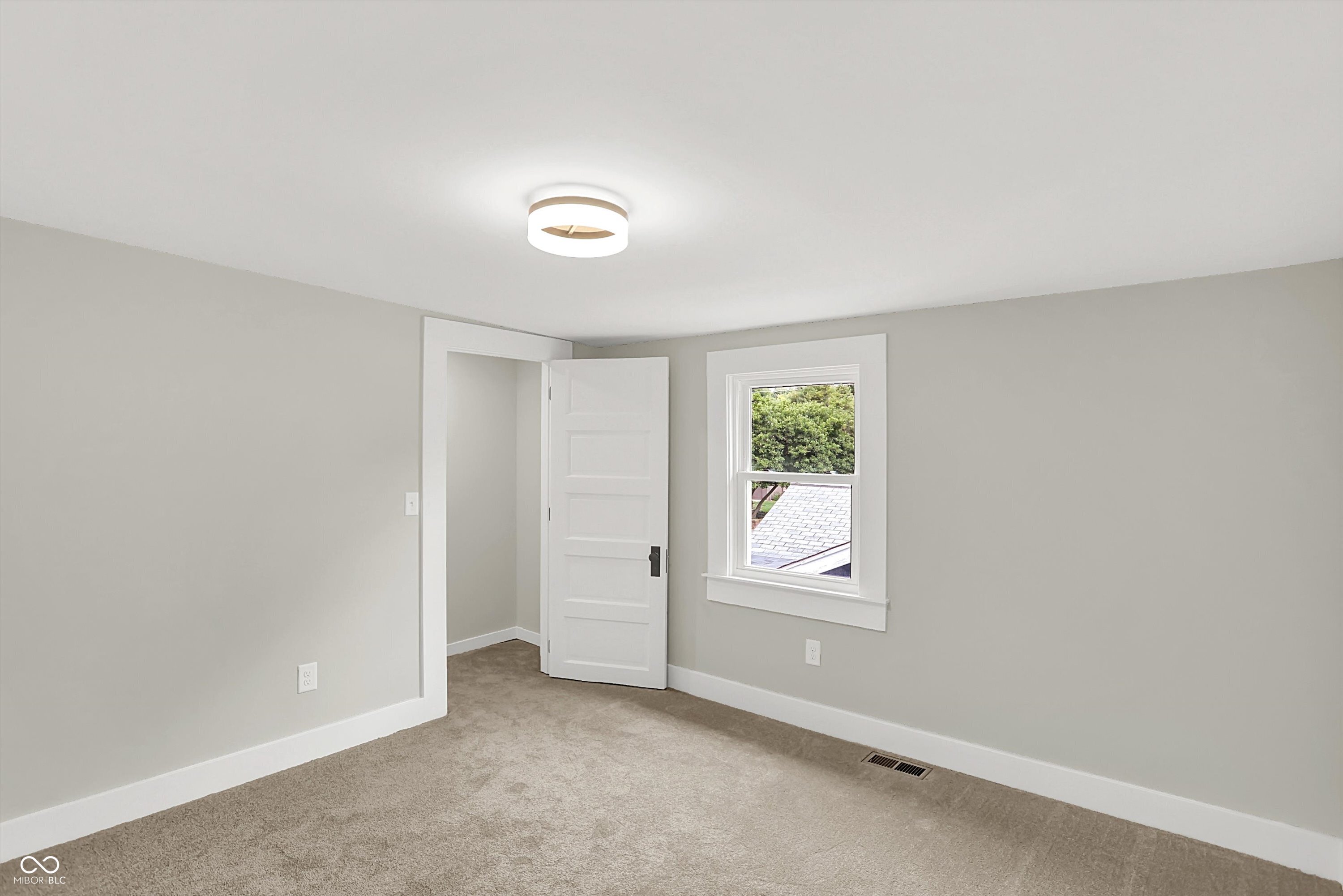 Indianapolis, Indiana, 46205, United States, 3 Bedrooms Bedrooms, ,3 BathroomsBathrooms,Residential,For Sale,1982816