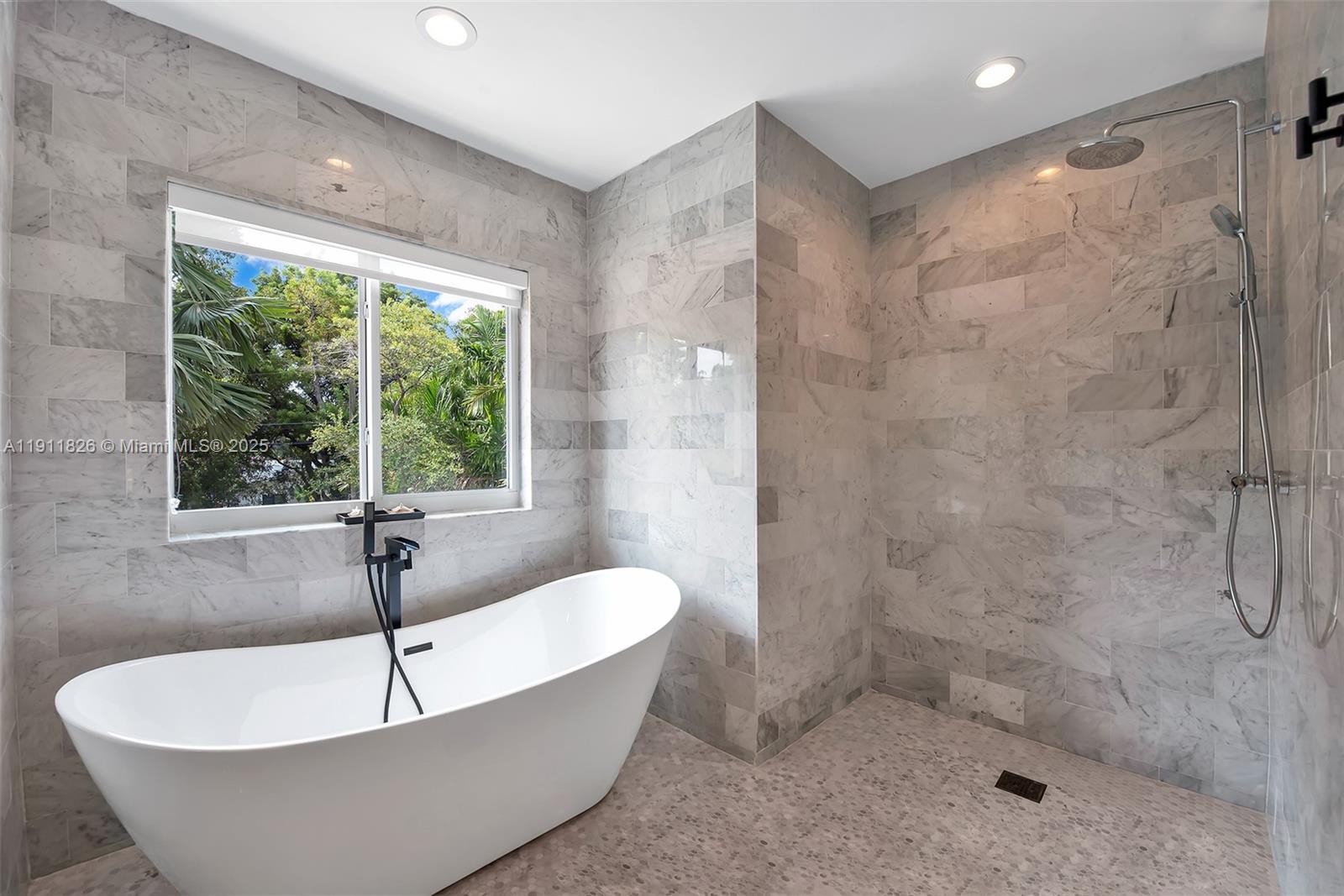 Miami, Florida, 33155, United States, 5 Bedrooms Bedrooms, ,4 BathroomsBathrooms,Residential,For Sale,1994722