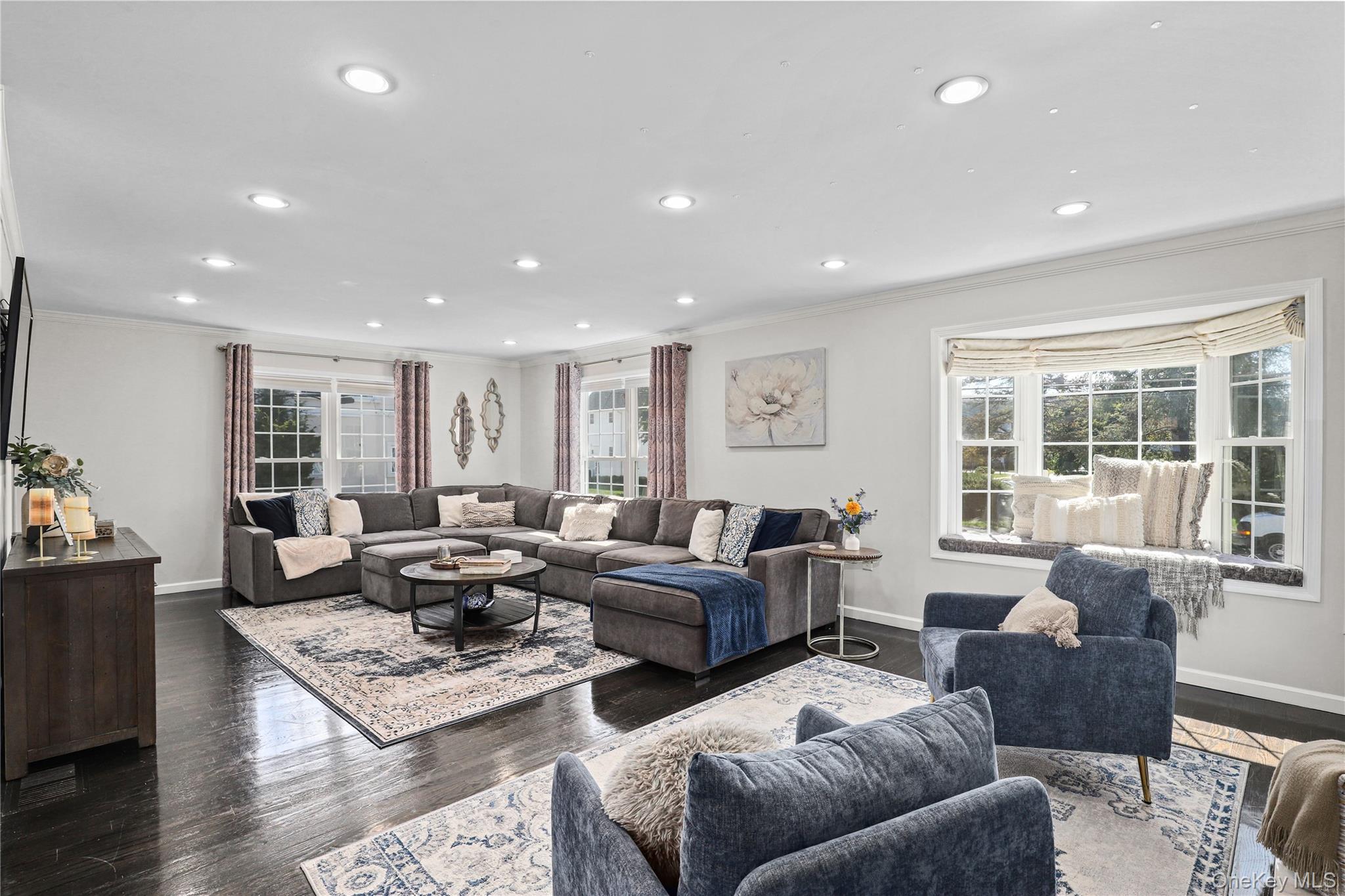 Pleasantville, New York, 10570, United States, 4 Bedrooms Bedrooms, ,3 BathroomsBathrooms,Residential,For Sale,1973864