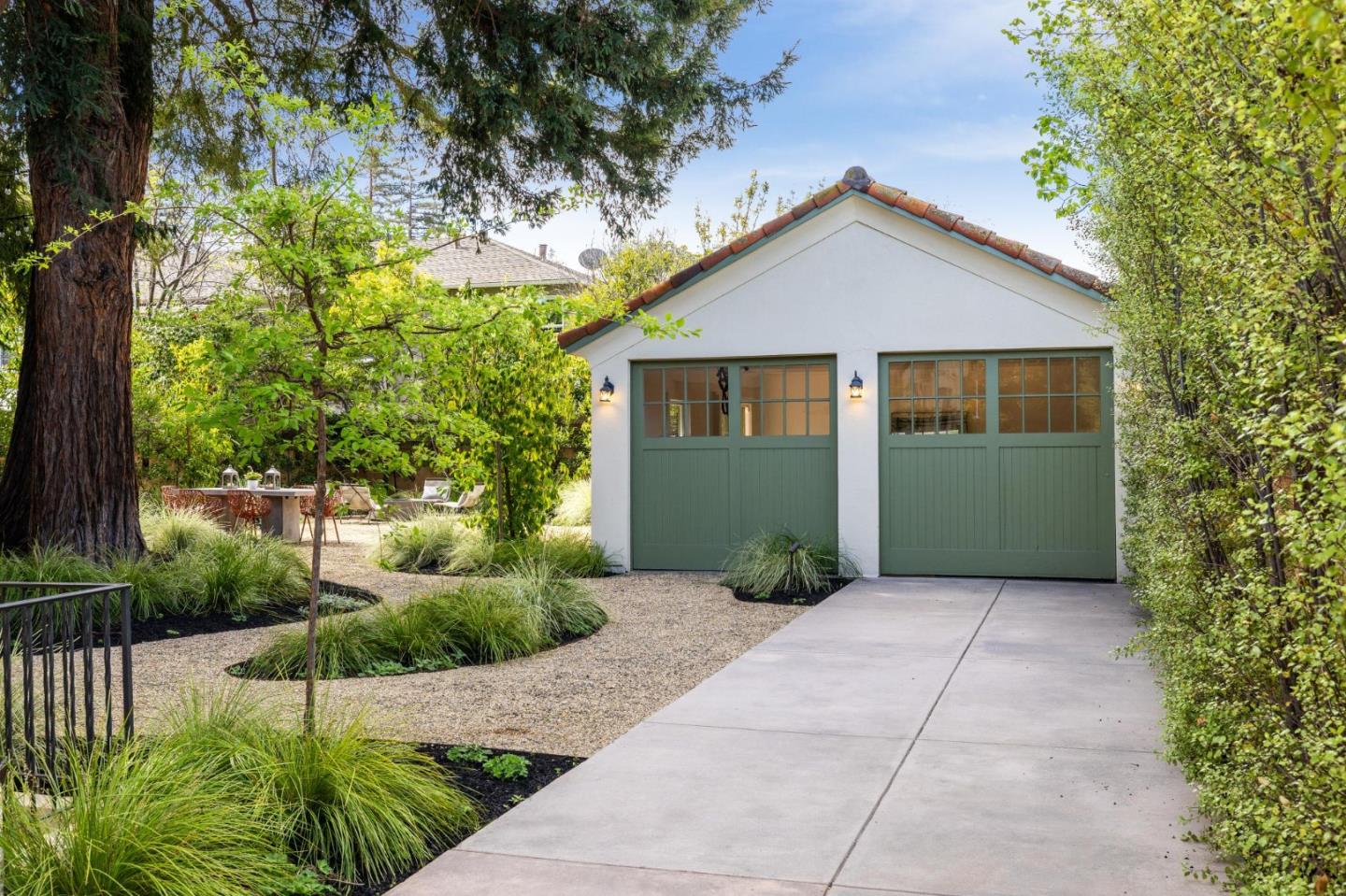 Menlo Park, California, 94025, United States, 4 Bedrooms Bedrooms, ,3 BathroomsBathrooms,Residential,For Sale,1901021