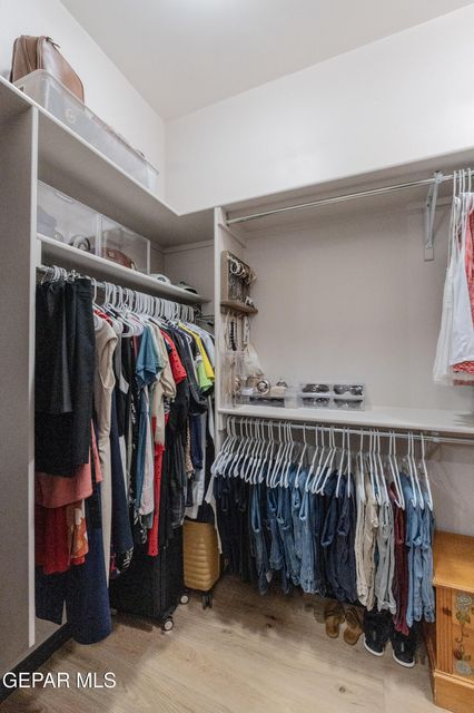 El Paso, Texas, 79912, United States, 4 Bedrooms Bedrooms, ,3 BathroomsBathrooms,Residential,For Sale,1997746