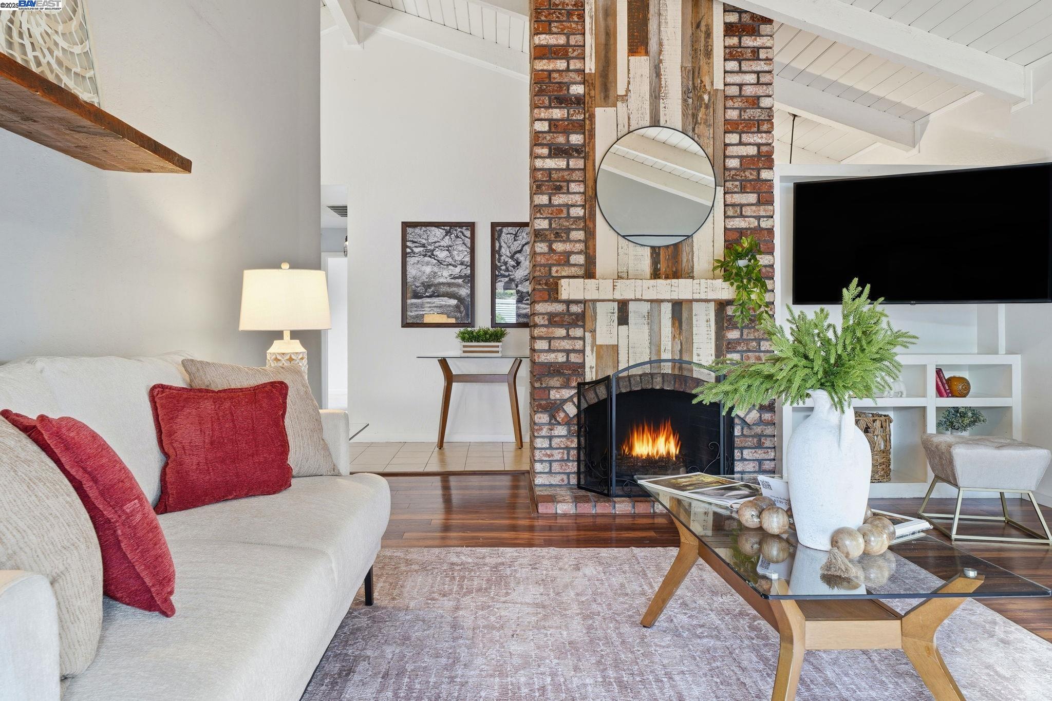 Livermore, California, 94551, United States, 3 Bedrooms Bedrooms, ,2 BathroomsBathrooms,Residential,For Sale,1992921