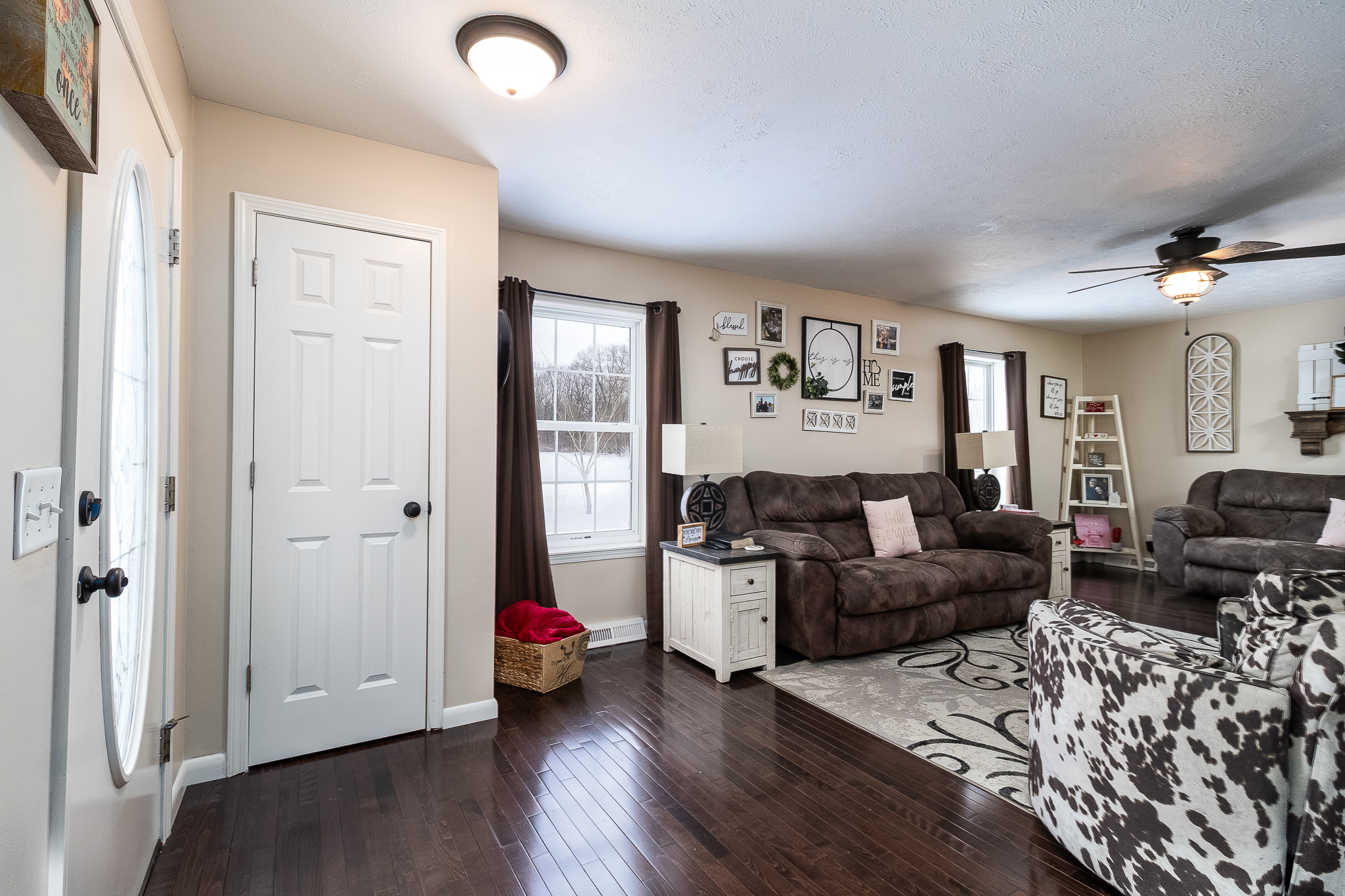 Brownstown, Illinois, 62418, United States, 4 Bedrooms Bedrooms, ,2 BathroomsBathrooms,Residential,For Sale,2015719