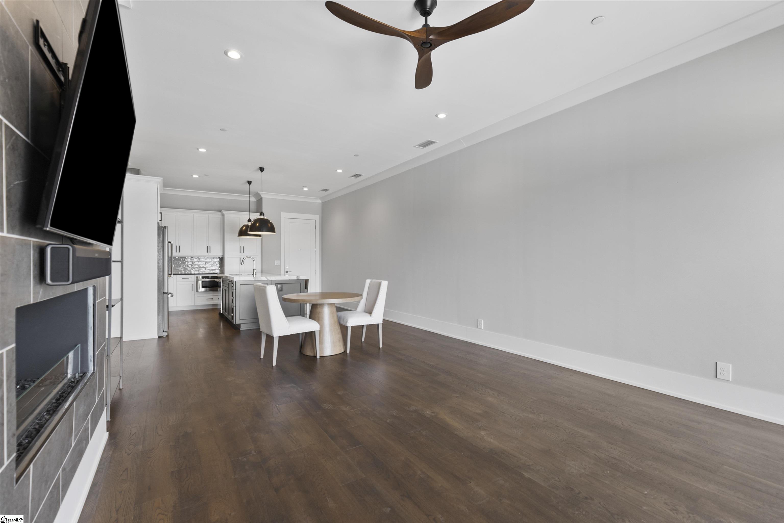 Greenville, South Carolina, 29601, United States, 2 Bedrooms Bedrooms, ,2 BathroomsBathrooms,Residential,For Sale,1777131