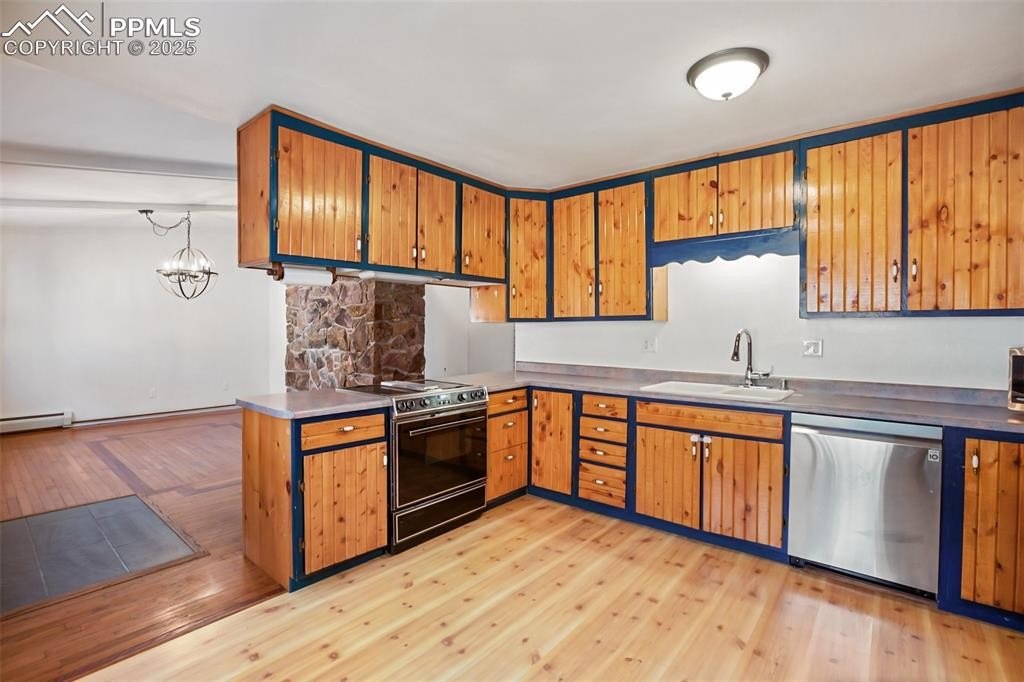 Woodland Park, Colorado, 80863, United States, 4 Bedrooms Bedrooms, ,4 BathroomsBathrooms,Residential,For Sale,1819318