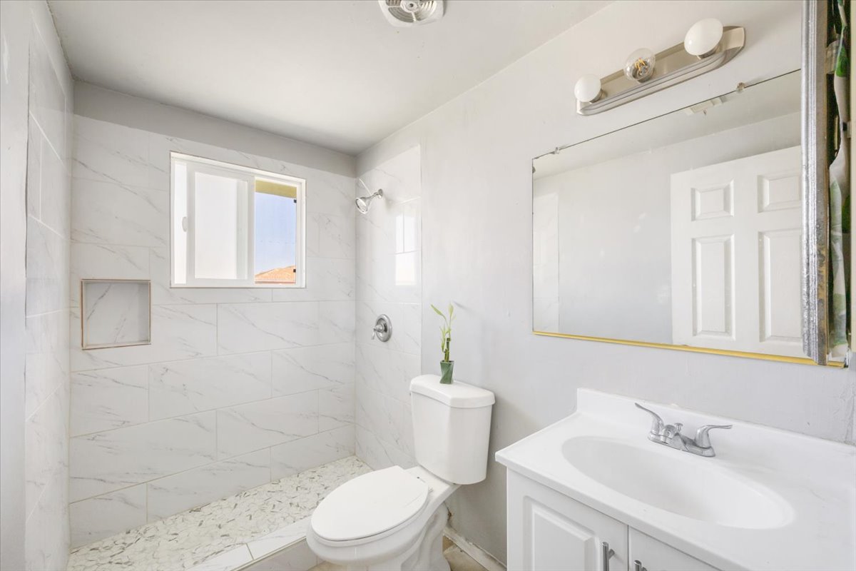 Chino, California, 91710, United States, 5 Bedrooms Bedrooms, ,3 BathroomsBathrooms,Residential,For Sale,1943036