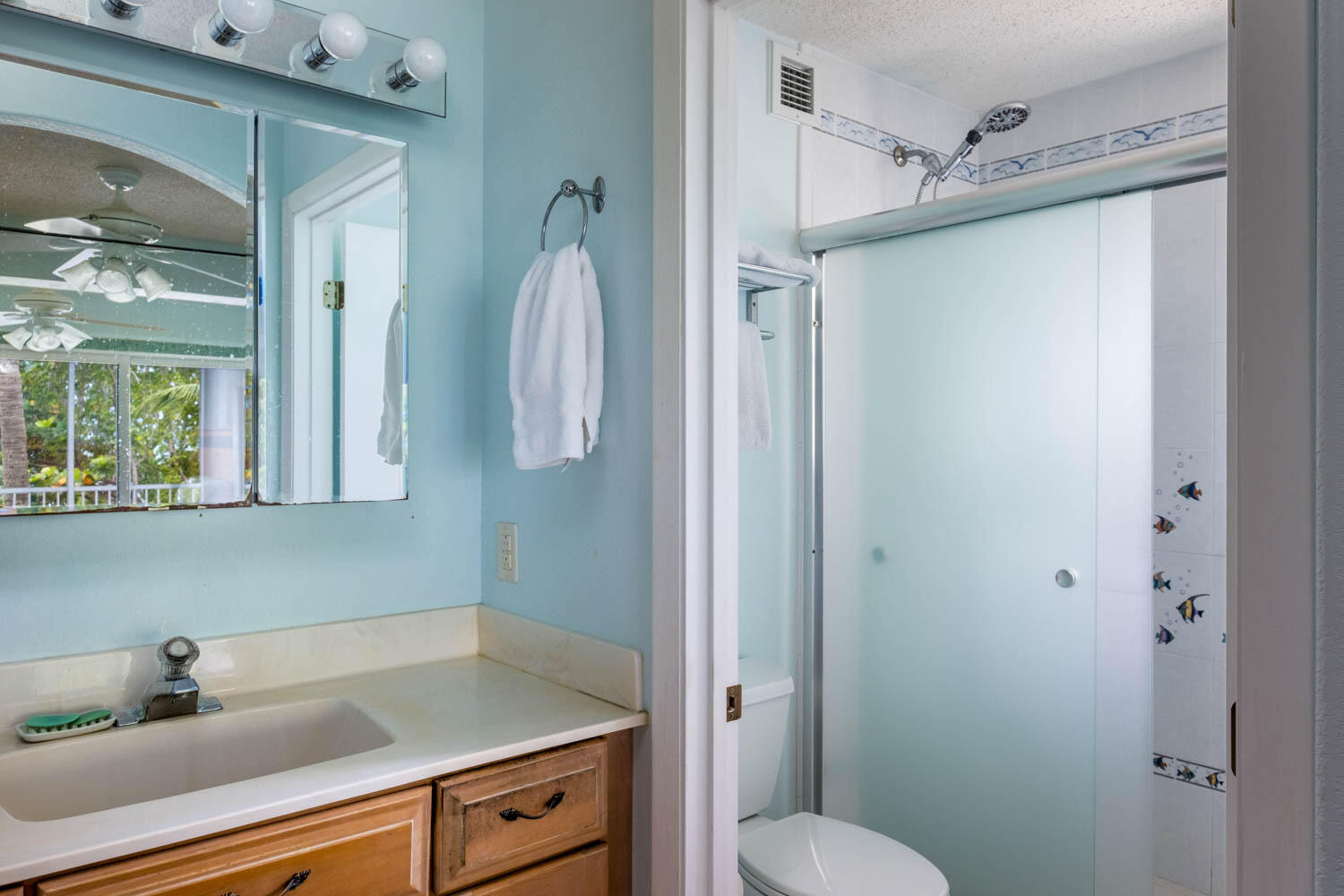 ISLAMORADA, Florida, 33036, United States, 5 Bedrooms Bedrooms, ,3 BathroomsBathrooms,Residential,For Sale,1828354