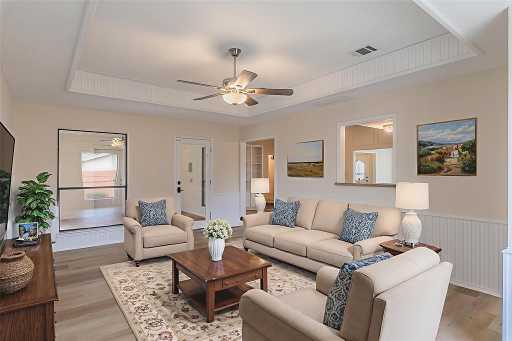 Bedford, Texas, 76021, United States, 3 Bedrooms Bedrooms, ,2 BathroomsBathrooms,Residential,For Sale,1942706
