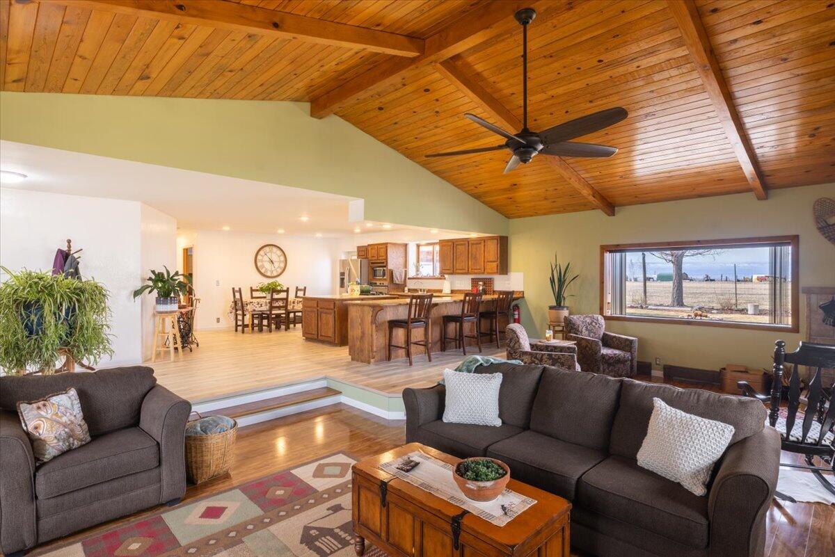 Montrose, Colorado, United States, 3 Bedrooms Bedrooms, ,3 BathroomsBathrooms,Residential,For Sale,1792870
