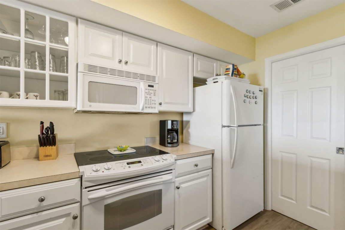 Fernandina Beach, Florida, 32034, United States, 2 Bedrooms Bedrooms, ,2 BathroomsBathrooms,Residential,For Sale,1990876