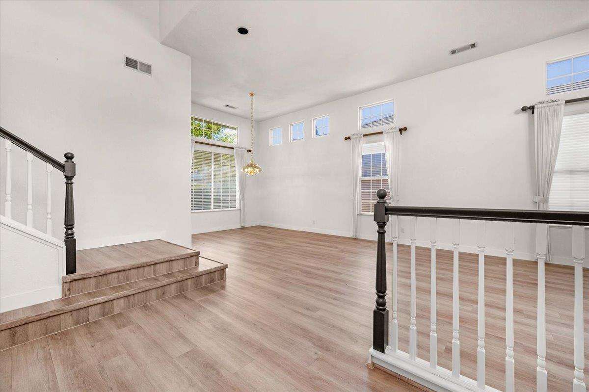 Clovis, California, 93611, United States, 5 Bedrooms Bedrooms, ,3 BathroomsBathrooms,Residential,For Sale,1924098