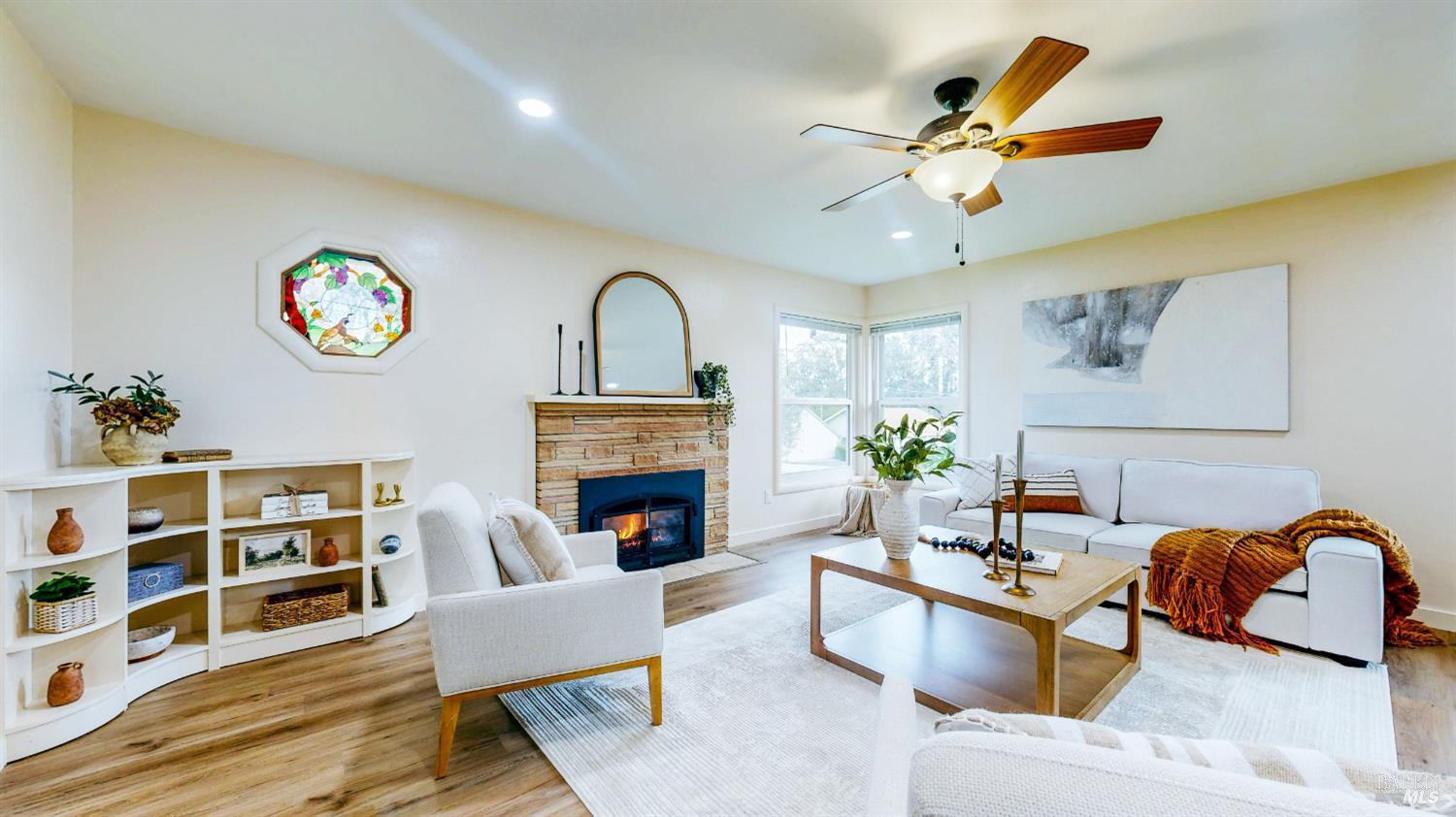 Petaluma, California, 94952, United States, 3 Bedrooms Bedrooms, ,2 BathroomsBathrooms,Residential,For Sale,2008793