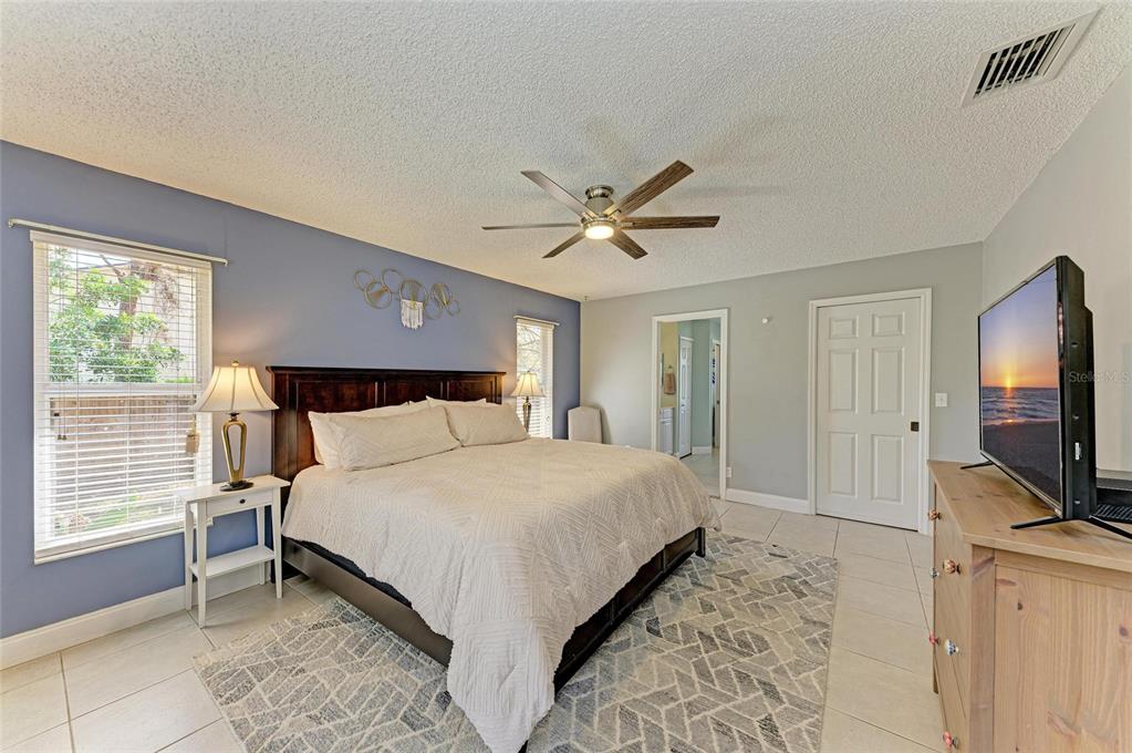 Bradenton, Florida, 34212, United States, 3 Bedrooms Bedrooms, ,2 BathroomsBathrooms,Residential,For Sale,1751964