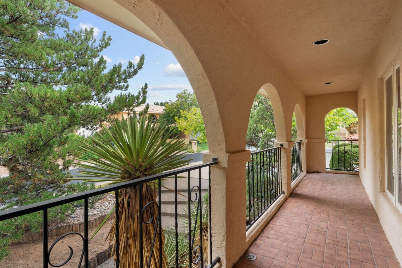 Albuquerque, New Mexico, 87111, United States, 4 Bedrooms Bedrooms, ,3 BathroomsBathrooms,Residential,For Sale,1906383