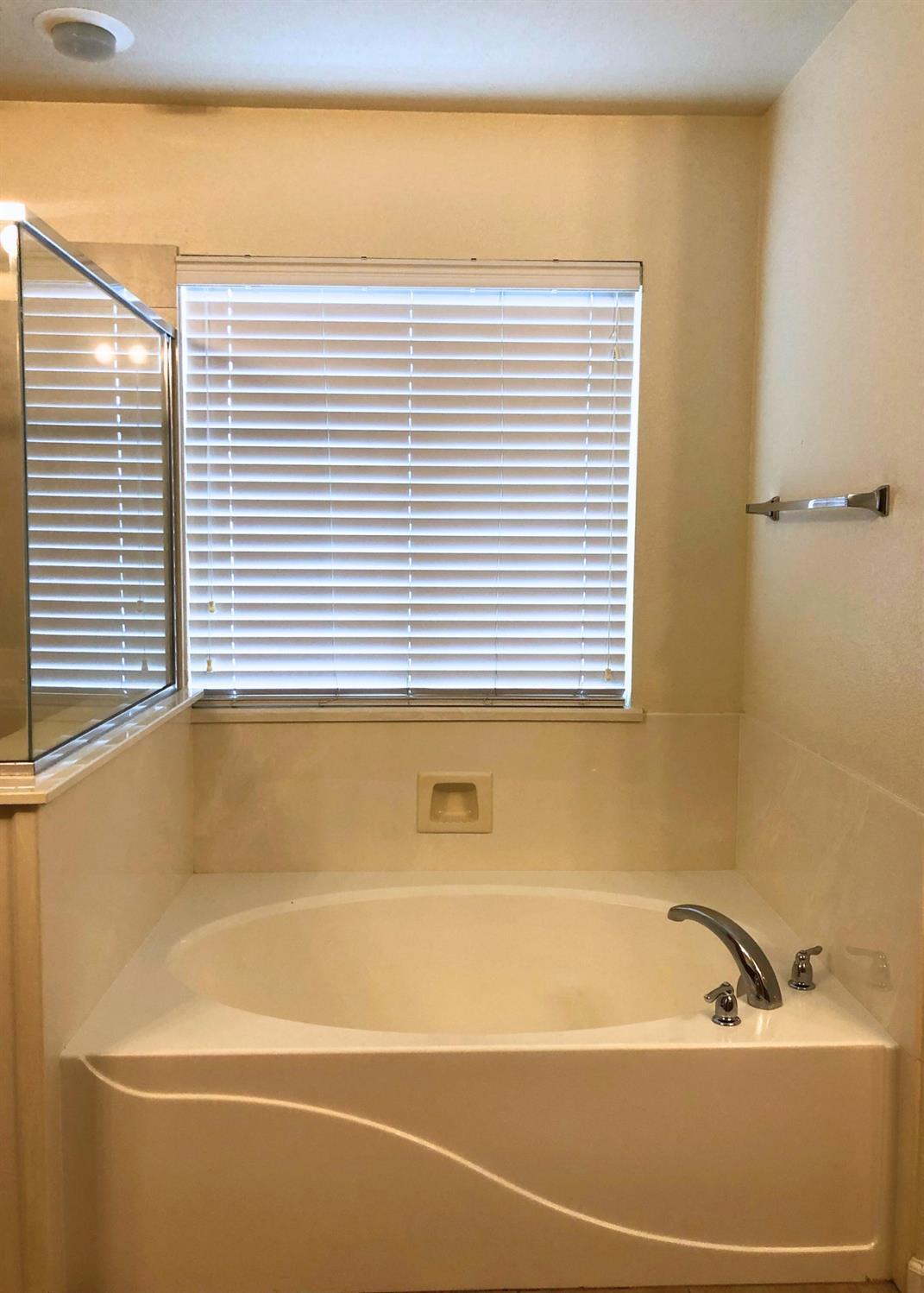 Woodland, California, 95776, United States, 3 Bedrooms Bedrooms, ,3 BathroomsBathrooms,Residential,For Sale,1910654