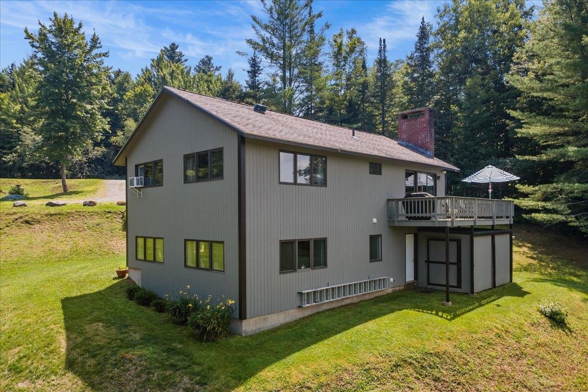 Stowe, Vermont, 05672, United States, 3 Bedrooms Bedrooms, ,2 BathroomsBathrooms,Residential,For Sale,1907047