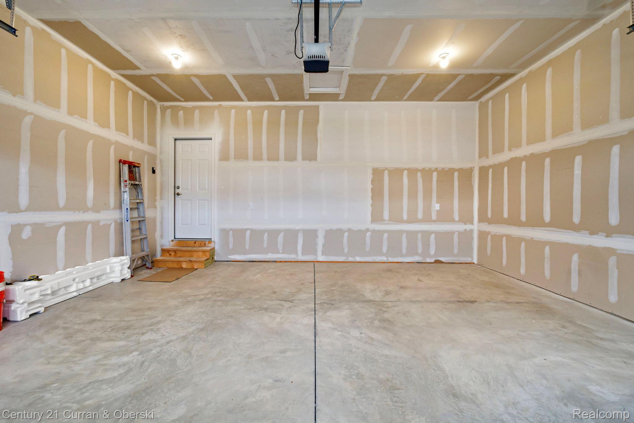 Northville, Michigan, 48168, United States, 2 Bedrooms Bedrooms, ,2 BathroomsBathrooms,Residential,For Sale,1983973