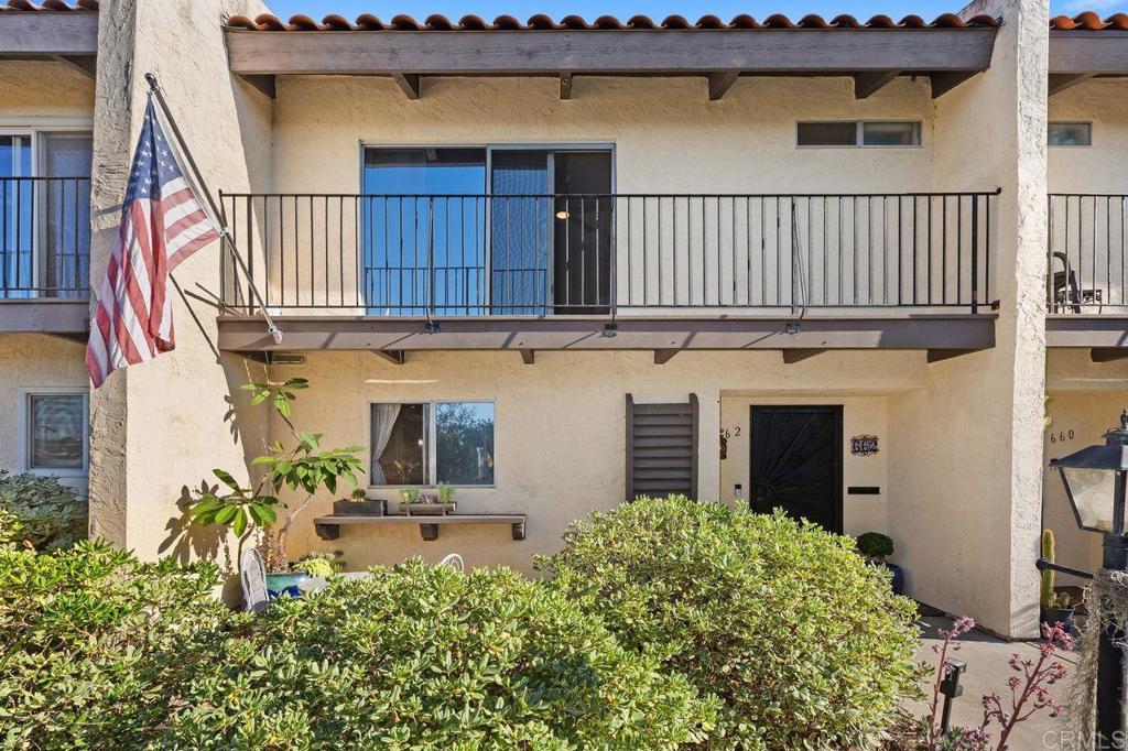 Vista, California, 92084, United States, 2 Bedrooms Bedrooms, ,3 BathroomsBathrooms,Residential,For Sale,1987849