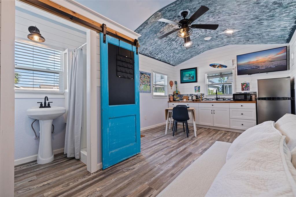 St Petersburg, Florida, 33713, United States, 2 Bedrooms Bedrooms, ,2 BathroomsBathrooms,Residential,For Sale,1768488