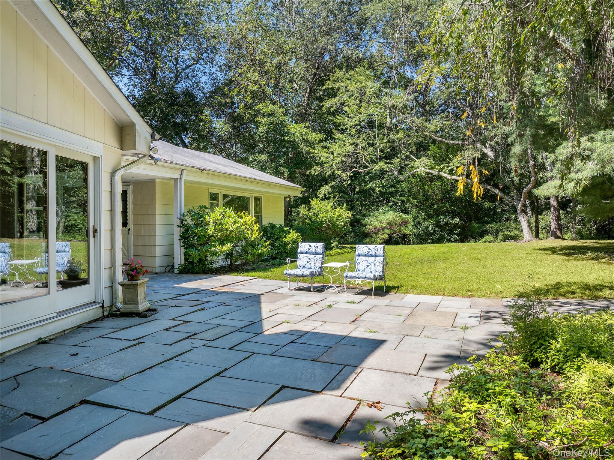 Greenwich, Connecticut, 06831, United States, 3 Bedrooms Bedrooms, ,3 BathroomsBathrooms,Residential,For Sale,1941925