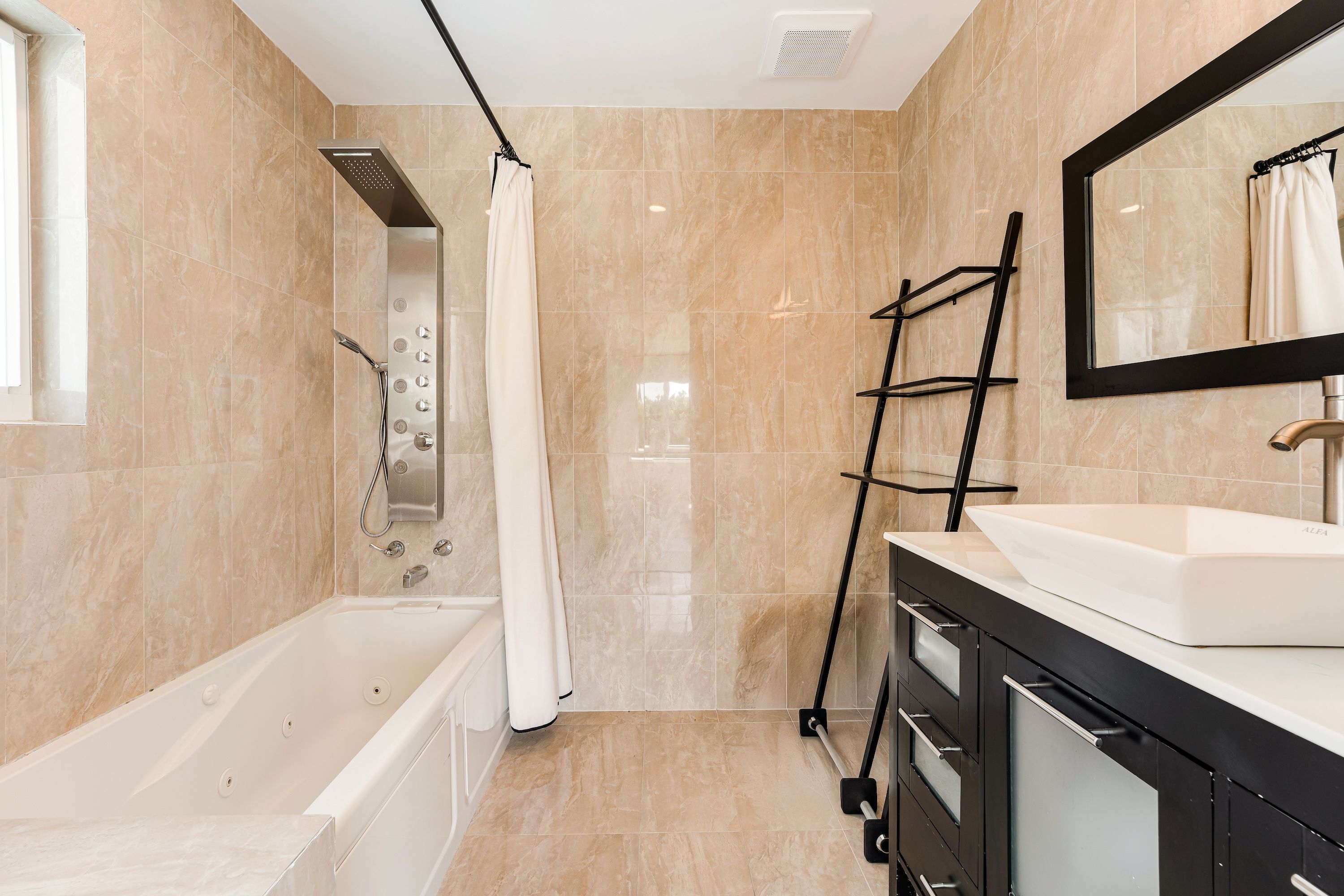  740 S Shore Dr, Miami Beach, FL, 33141 - 物件實景