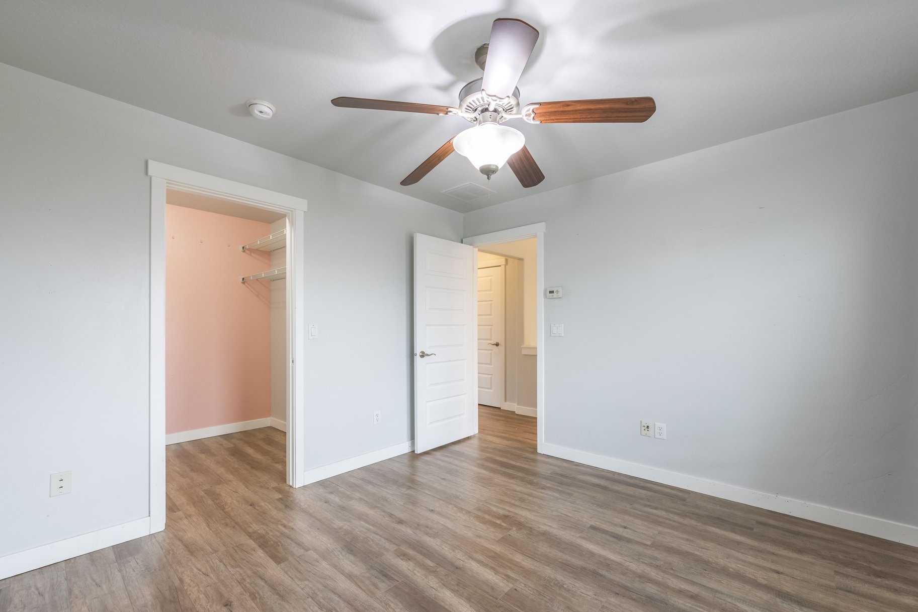  Daybreak Townhome Available - Great Location - 物件實景