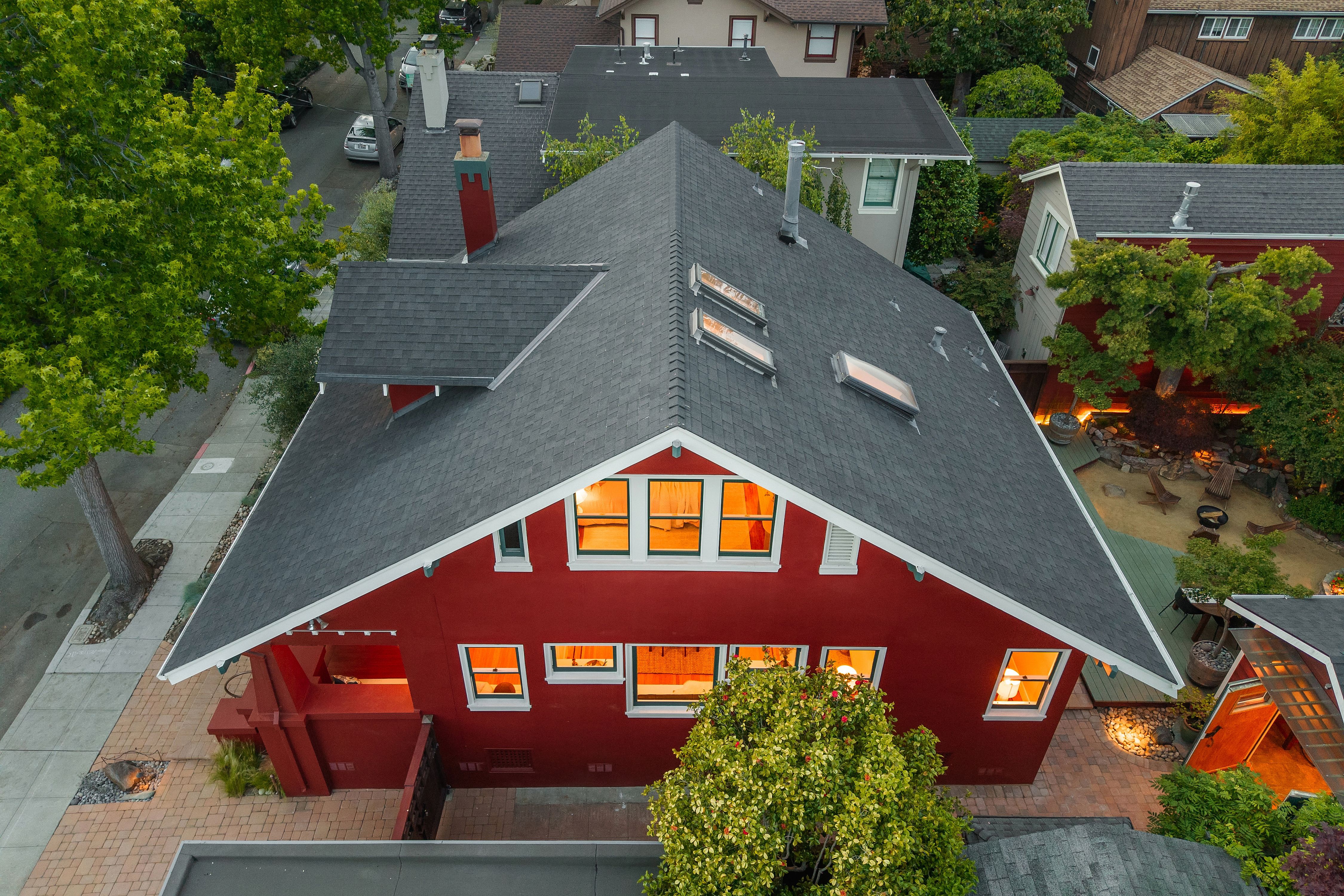  A True Rockridge Classic — Rich in Detail, Ready for Its Next Chapter - 物件實景