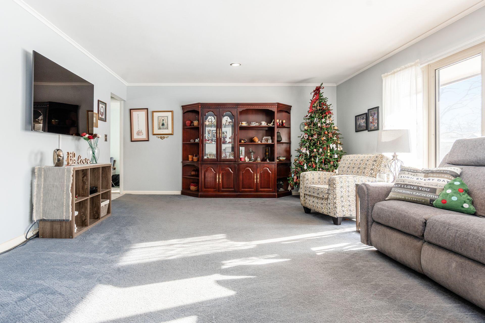 Columbus, Ohio, 43220, United States, 2 Bedrooms Bedrooms, ,3 BathroomsBathrooms,Residential,For Sale,2003078