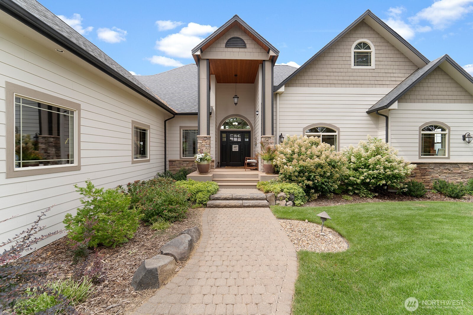 Spokane, Washington, 99208, United States, 5 Bedrooms Bedrooms, ,4 BathroomsBathrooms,Residential,For Sale,1975887