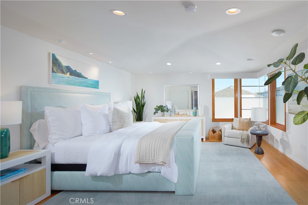 Newport Beach, California, 92661, United States, 7 Bedrooms Bedrooms, ,11 BathroomsBathrooms,Residential,For Sale,1877101
