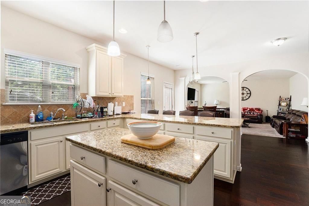 Loganville, Georgia, 30052, United States, 4 Bedrooms Bedrooms, ,4 BathroomsBathrooms,Residential,For Sale,1952006