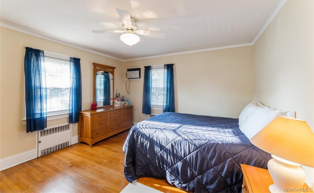 Floral Park, New York, 11001, United States, 3 Bedrooms Bedrooms, ,2 BathroomsBathrooms,Residential,For Sale,1928051